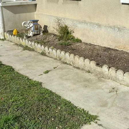 Studio Confortable A 30 M² Avec Jardin Le Chene