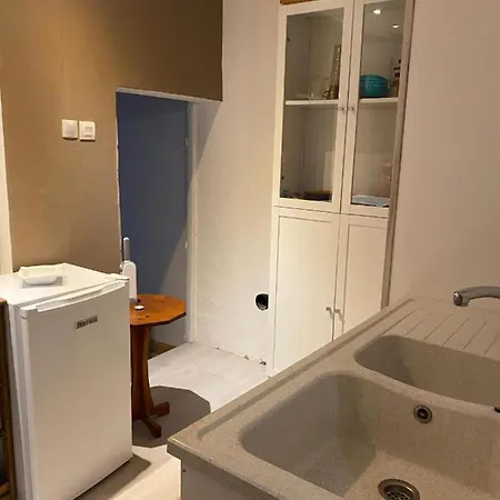 Studio Confortable A 30 M² Avec Jardin * Le Chene